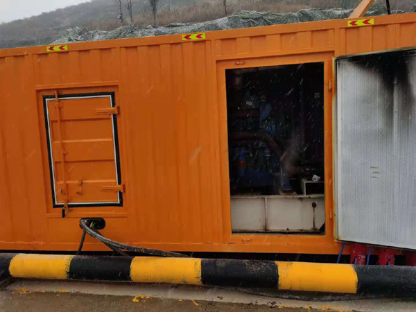 聂荣发电机出租 柴油发电机组电压低报警怎么办？