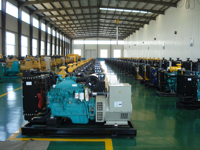 聂荣租赁发电机-柴油发电机组冒蓝烟、冒黑烟、冒白烟故障分析